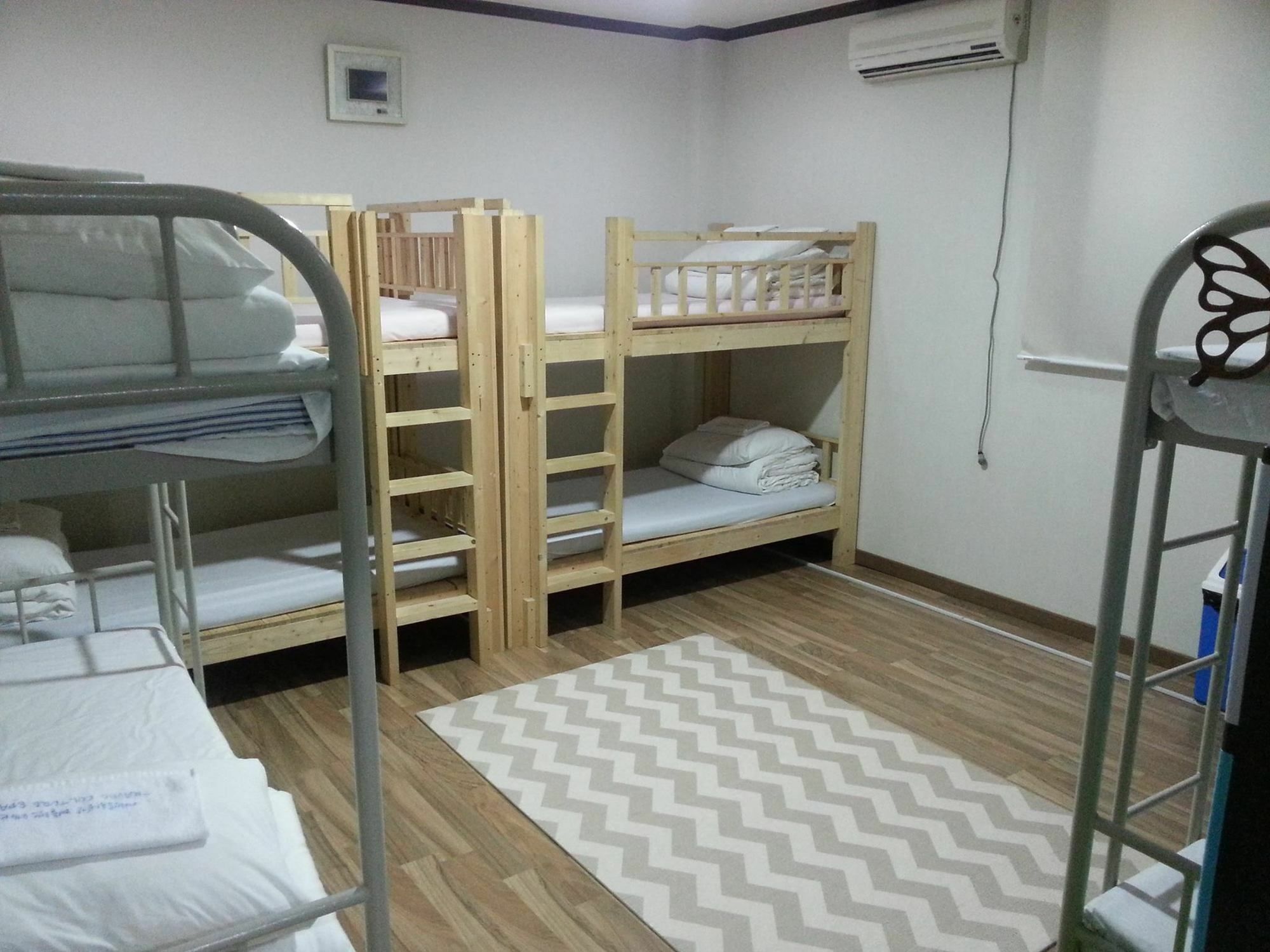 Backpackers' House Ξενοδοχείο Μπουσάν Εξωτερικό φωτογραφία