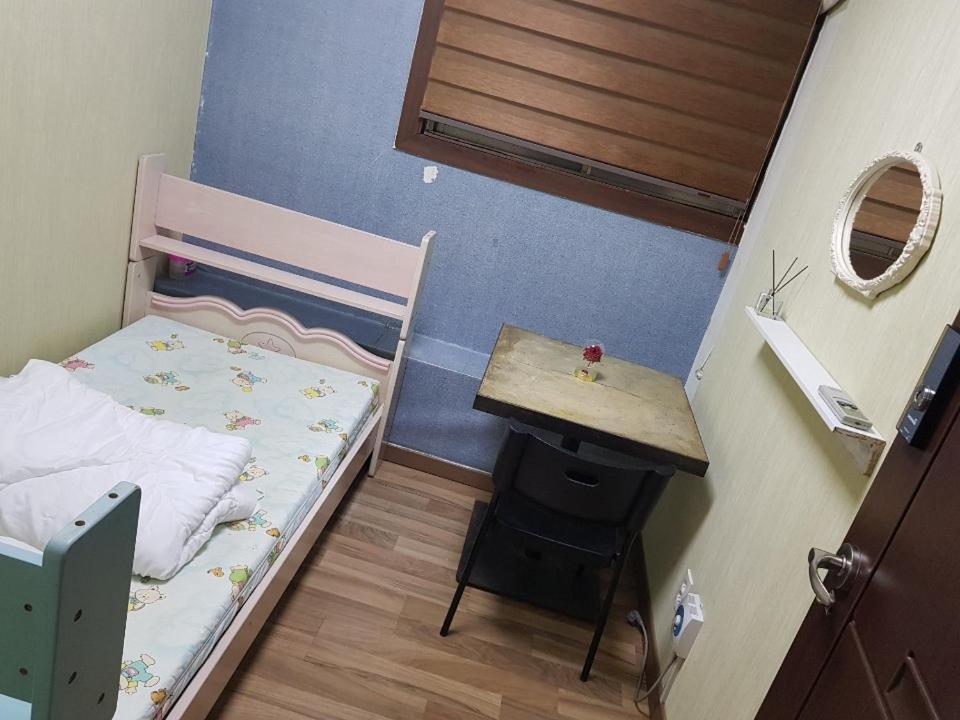 Backpackers' House Ξενοδοχείο Μπουσάν Εξωτερικό φωτογραφία